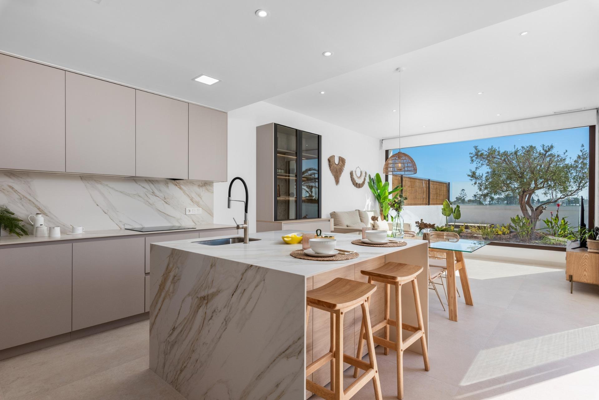 Promoción de obra nueva en el corazón de Torrevieja - Imagen 4