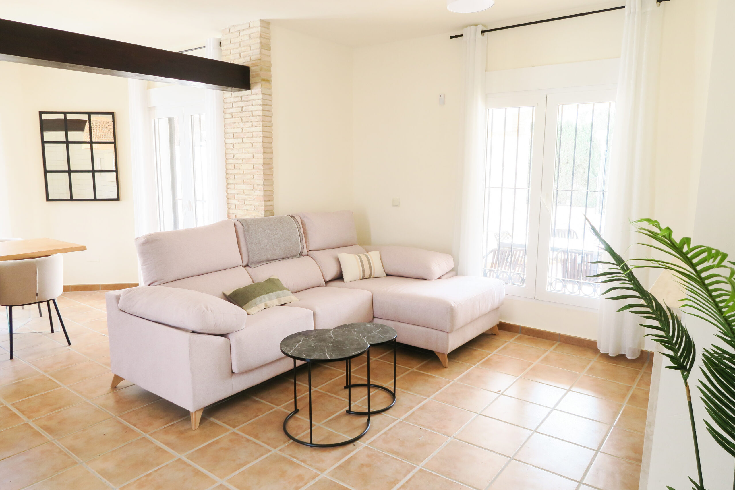 Apartamentos de lujo de nueva construcción en Estepona, a solo 400 m de la playa - Imagen 41